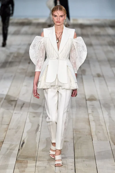 Look 34